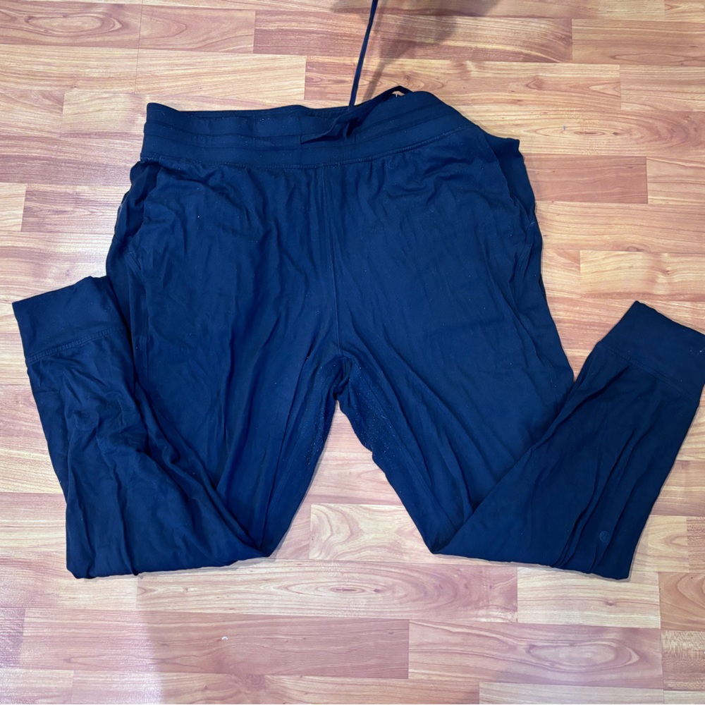 Black Lululemon joggers